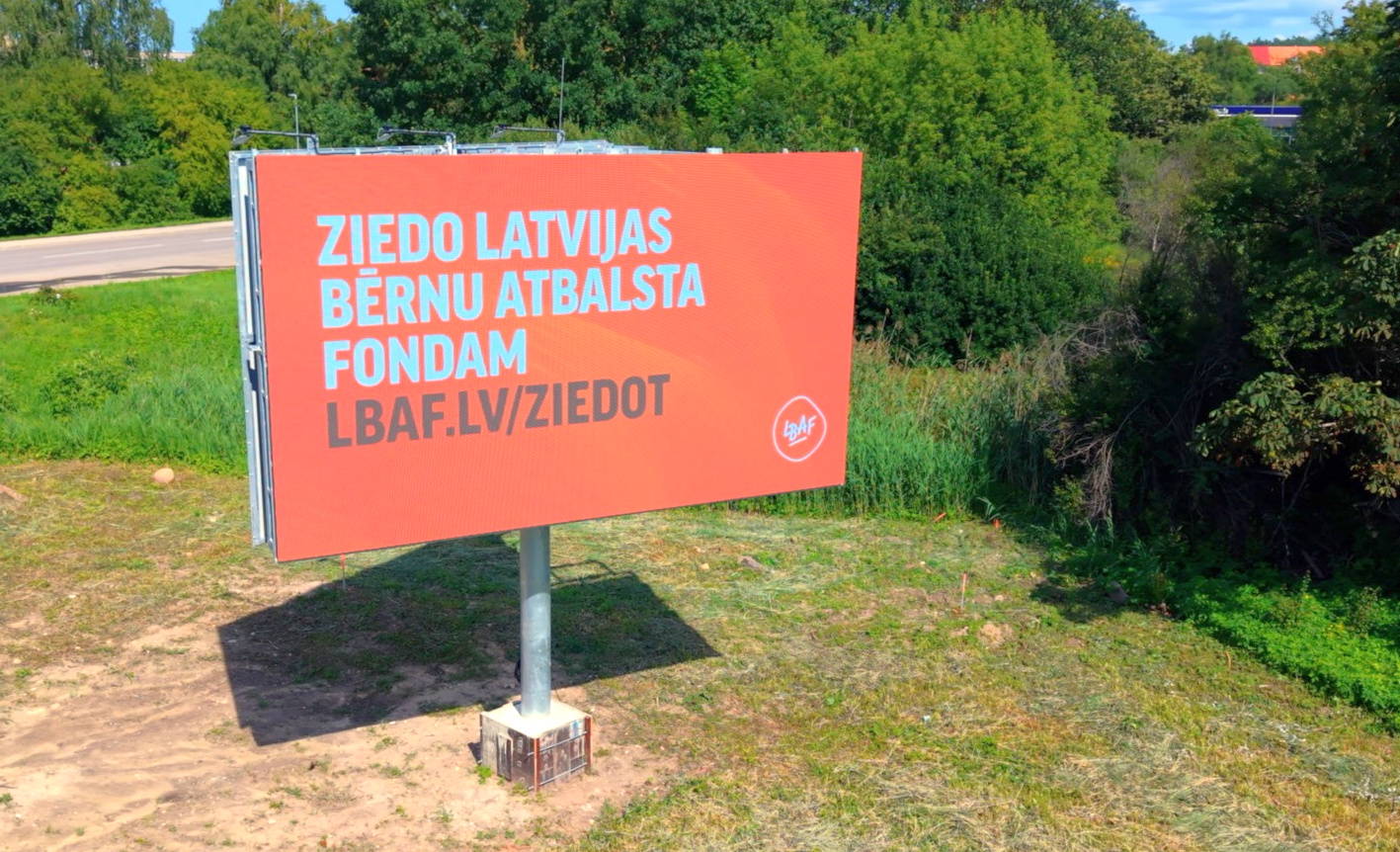 Signbox lauko reklamos tinklo LED ekranai Latvijoje